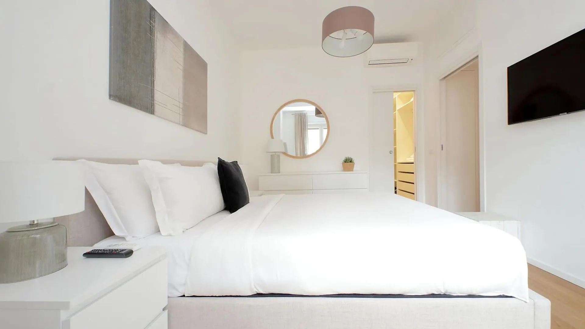 Apartment Cozy 1-Bedroom Flat With Balcony, Steps To Vatican Rome Italy
