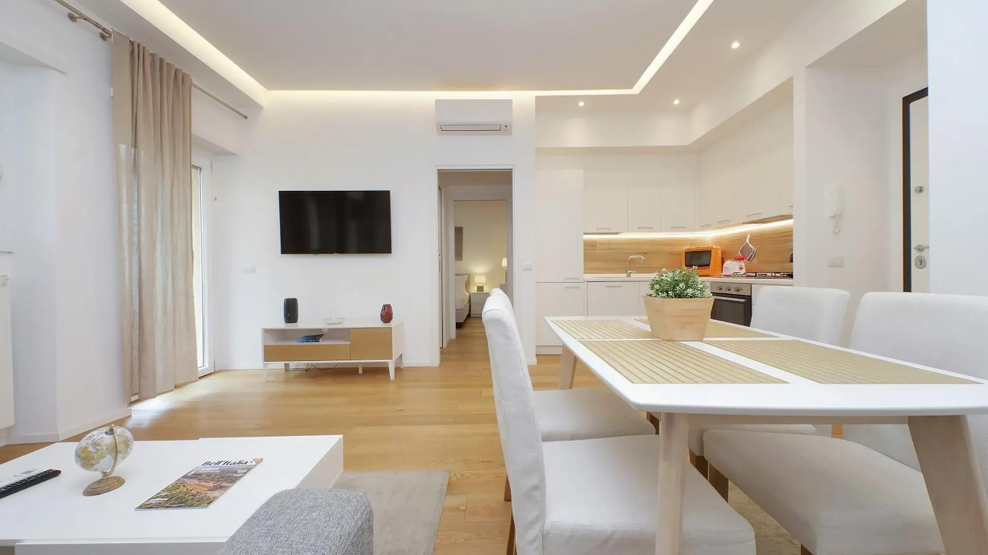 Cozy 1-Bedroom Flat With Balcony, Steps To Vatican Rome Italy