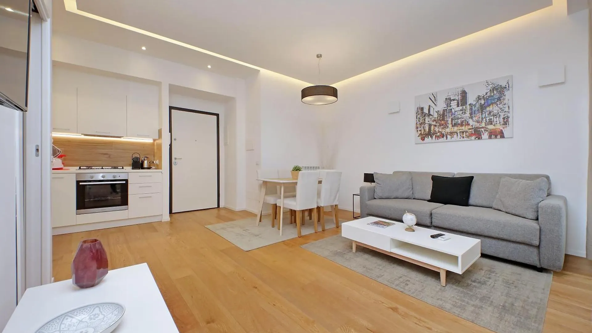 Apartment Cozy 1-Bedroom Flat With Balcony, Steps To Vatican Rome Italy