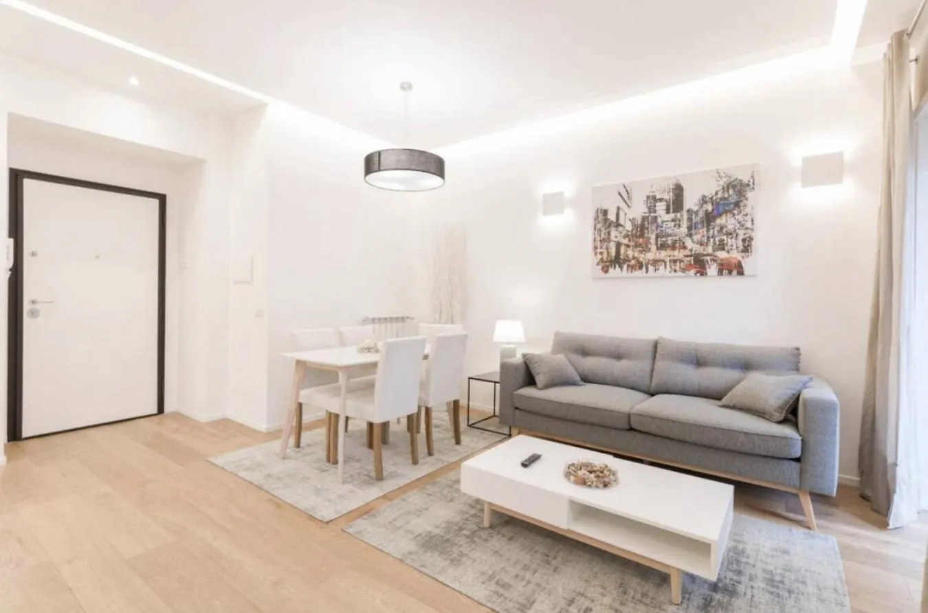Cozy 1-Bedroom Flat With Balcony, Steps To Vatican Rome