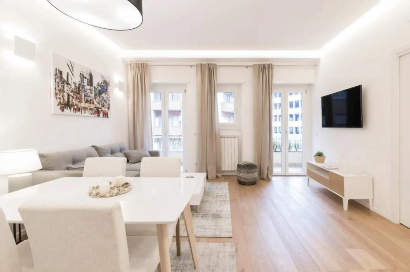 Apartment Cozy 1-Bedroom Flat With Balcony, Steps To Vatican Rome